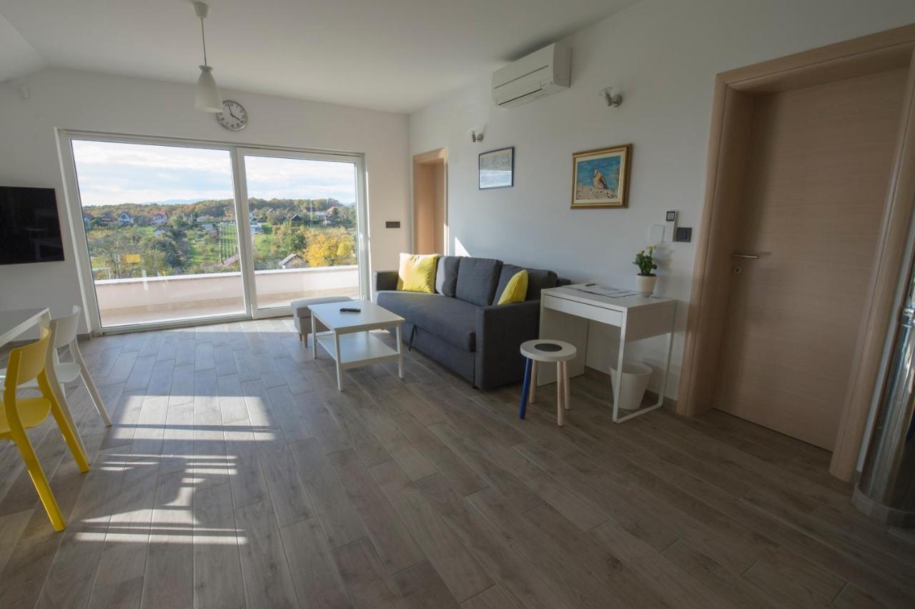 Apartman Grc Lägenhet Dugo Selo Exteriör bild