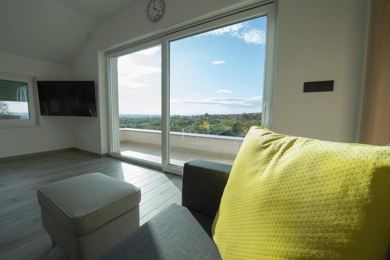 Apartman Grc Lägenhet Dugo Selo Exteriör bild