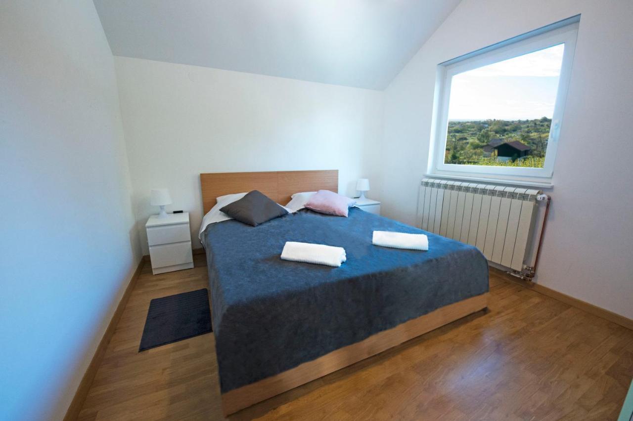 Apartman Grc Lägenhet Dugo Selo Exteriör bild