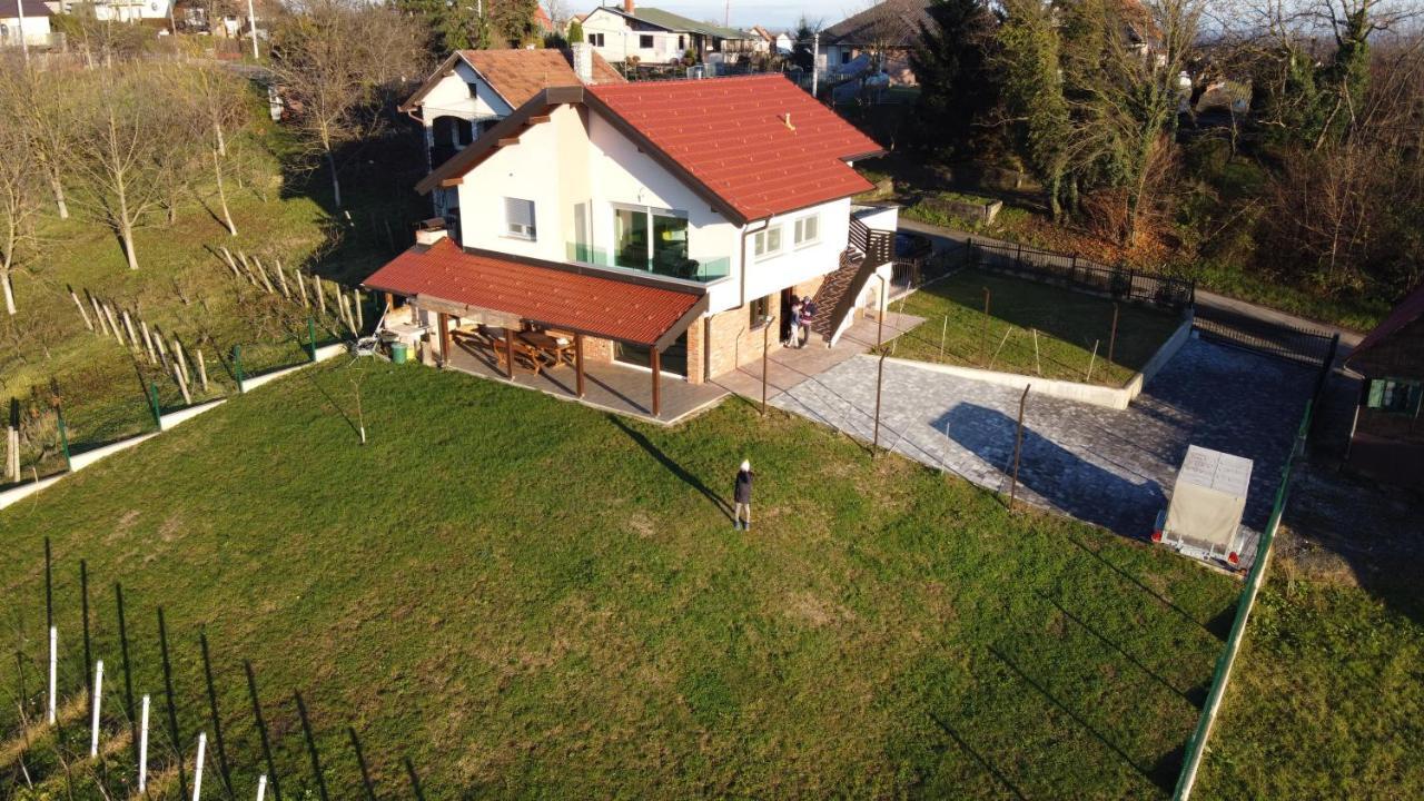 Apartman Grc Lägenhet Dugo Selo Exteriör bild